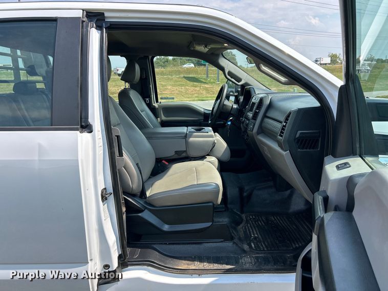 image for item EK3262 2021 Ford F450 Super Duty XL flatbed truck