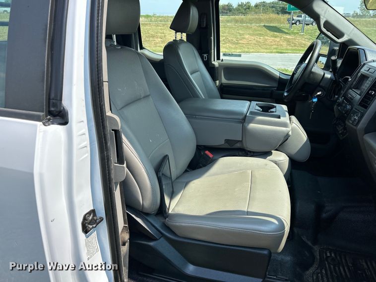 image for item EK3262 2021 Ford F450 Super Duty XL flatbed truck