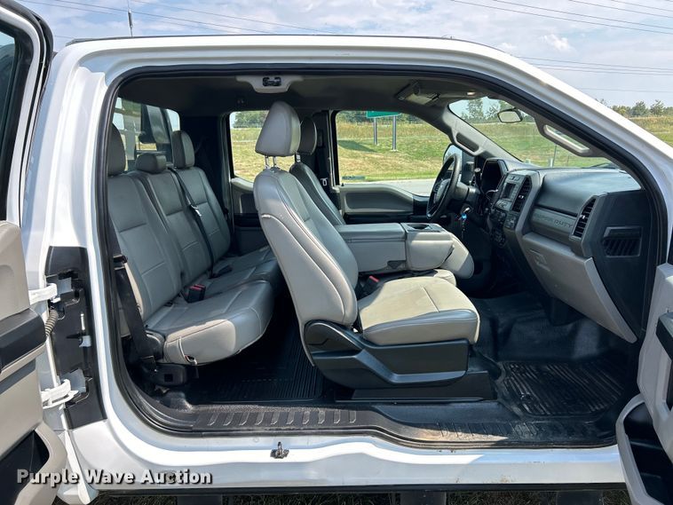 image for item EK3262 2021 Ford F450 Super Duty XL flatbed truck