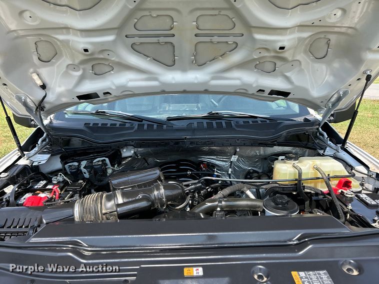 image for item EK3262 2021 Ford F450 Super Duty XL flatbed truck