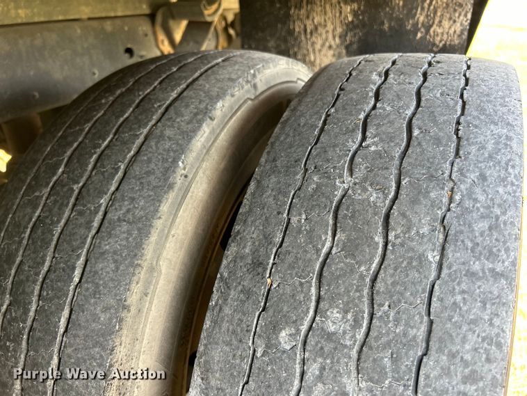 image for item EK3262 2021 Ford F450 Super Duty XL flatbed truck