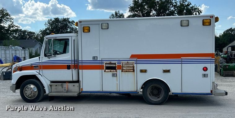image for item EK3279 2003 Frieghtliner  FL60 Ambulance