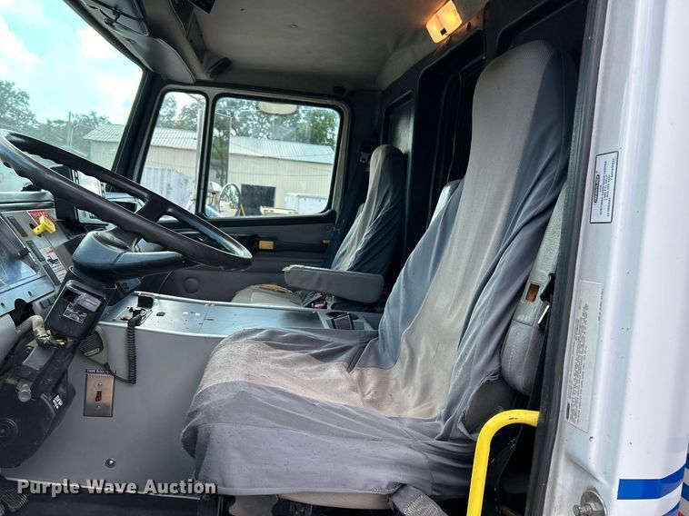 image for item EK3279 2003 Frieghtliner  FL60 Ambulance