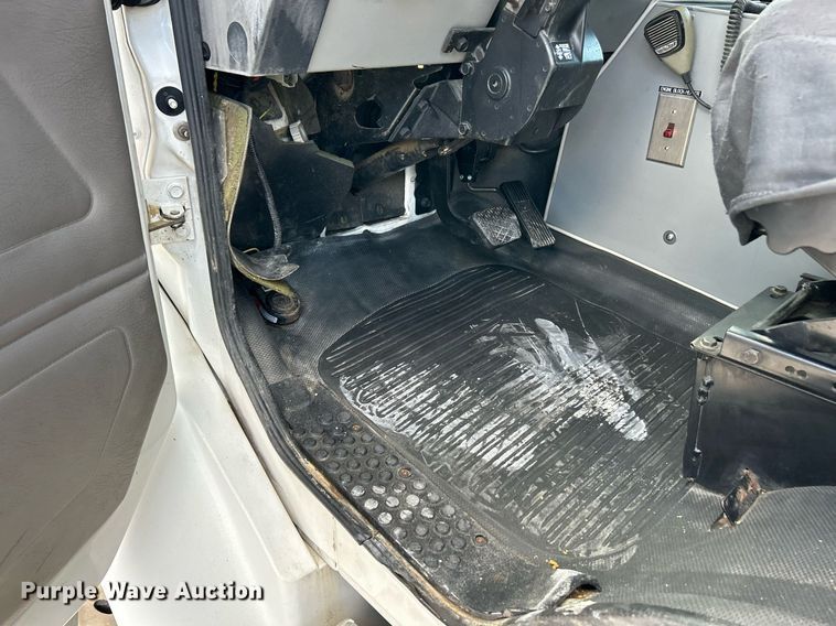 image for item EK3279 2003 Frieghtliner  FL60 Ambulance