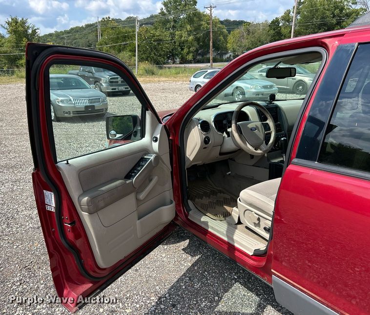 image for item EK3283 2006 Ford Explorer XLT SUV