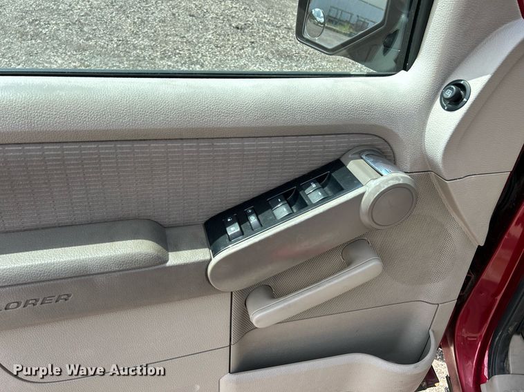 image for item EK3283 2006 Ford Explorer XLT SUV