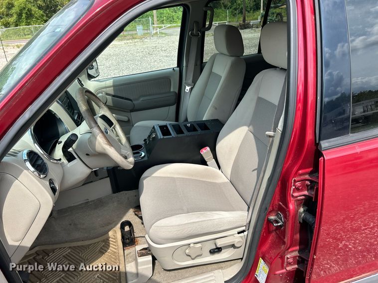 image for item EK3283 2006 Ford Explorer XLT SUV