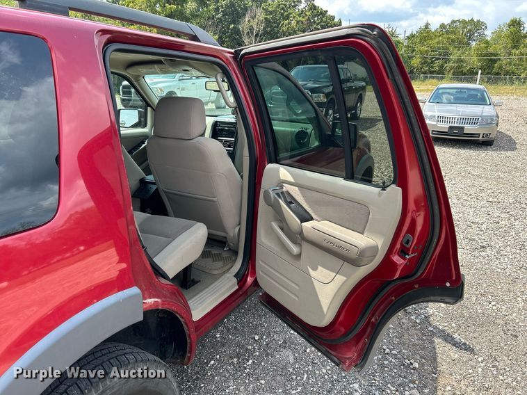 image for item EK3283 2006 Ford Explorer XLT SUV