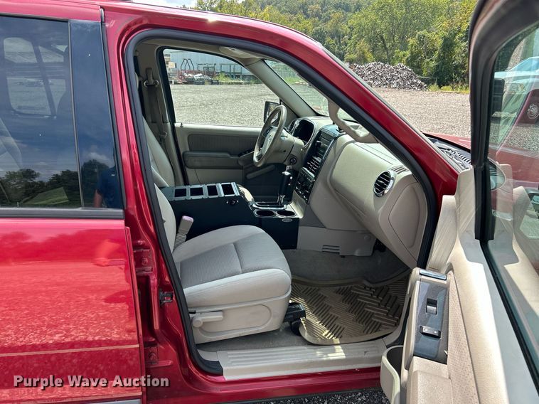 image for item EK3283 2006 Ford Explorer XLT SUV