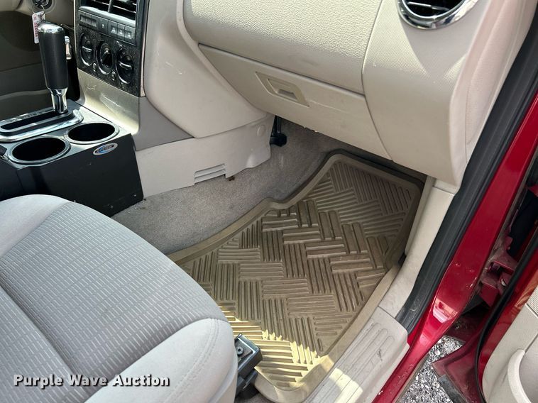 image for item EK3283 2006 Ford Explorer XLT SUV