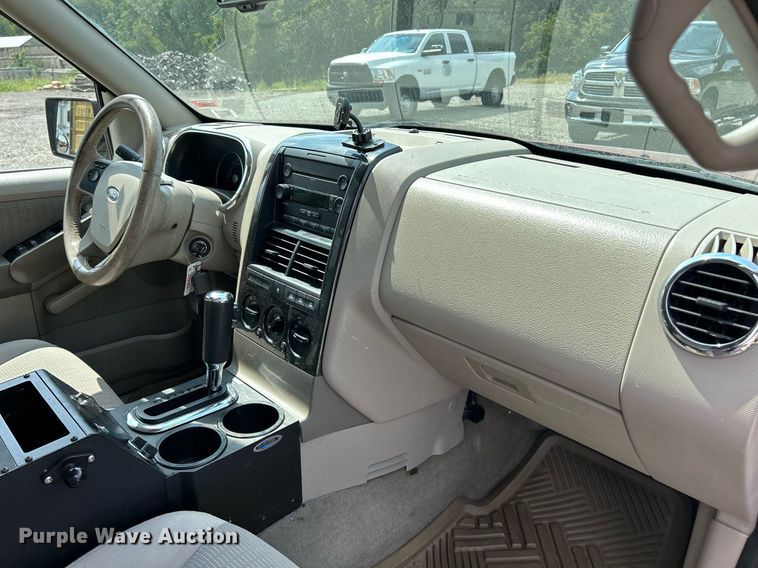 image for item EK3283 2006 Ford Explorer XLT SUV
