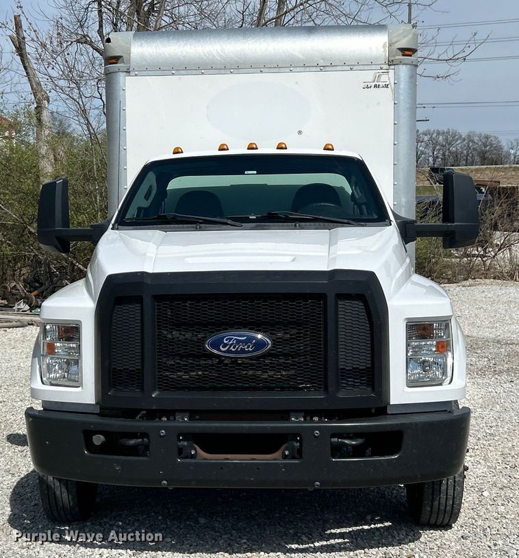 image for item EK4424 2016 Ford F650 Super Duty box truck