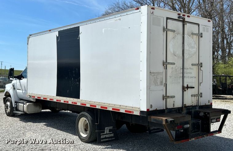 image for item EK4424 2016 Ford F650 Super Duty box truck