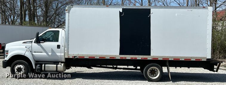 image for item EK4424 2016 Ford F650 Super Duty box truck