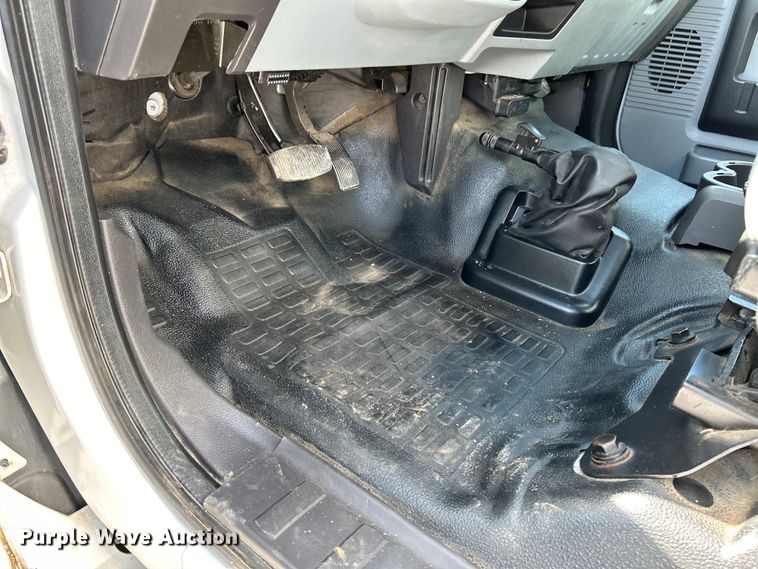 image for item EK4424 2016 Ford F650 Super Duty box truck