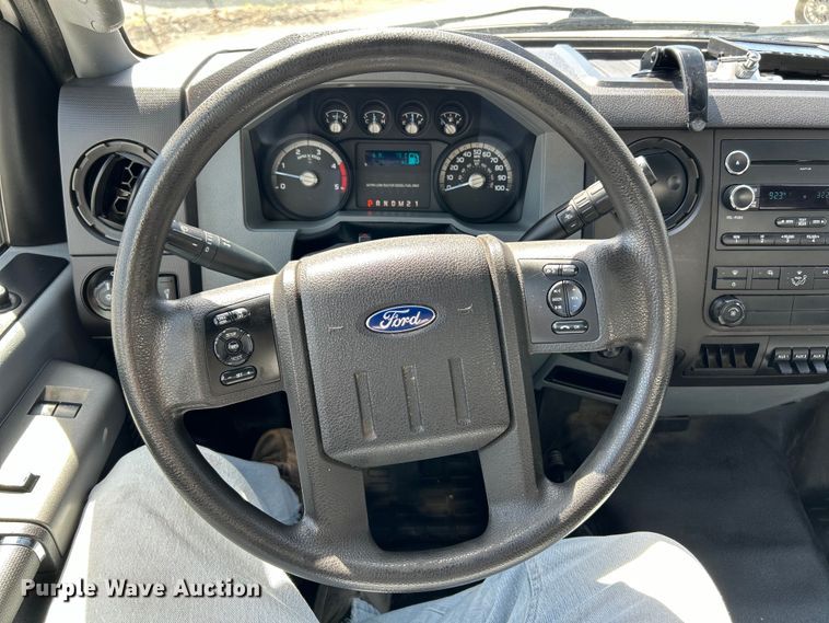 image for item EK4424 2016 Ford F650 Super Duty box truck