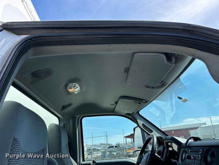 image for item EK4424 2016 Ford F650 Super Duty box truck