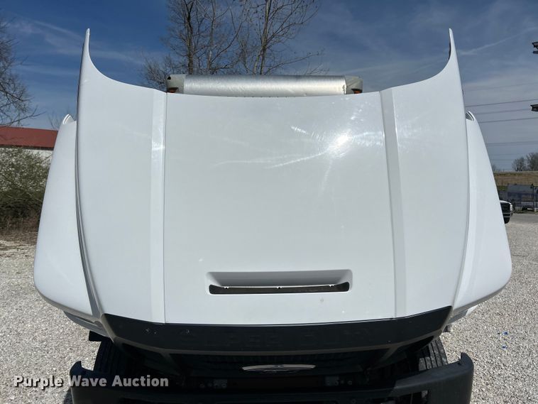 image for item EK4424 2016 Ford F650 Super Duty box truck