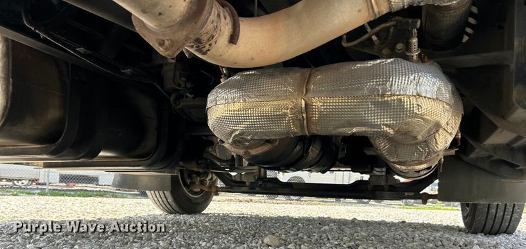 image for item EK4424 2016 Ford F650 Super Duty box truck