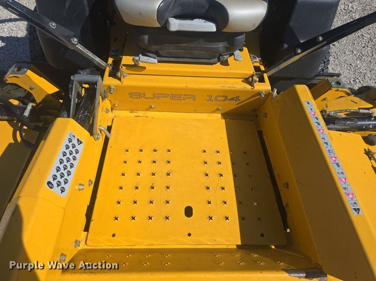 image for item EK6438 2015 Hustler Super 104 ZTR lawn mower