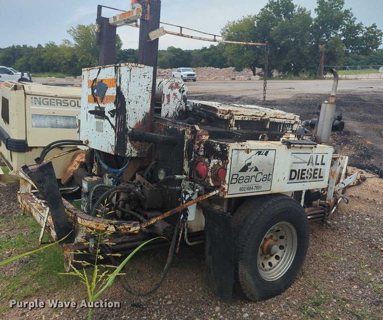 image for item EQ2071 Bearcat 250 crack sealer