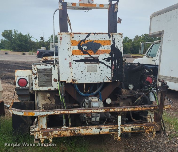 image for item EQ2071 Bearcat 250 crack sealer