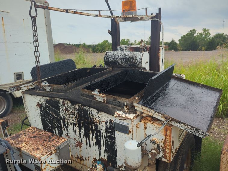 image for item EQ2071 Bearcat 250 crack sealer