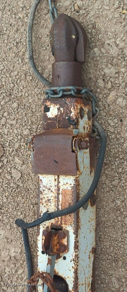 image for item EQ2071 Bearcat 250 crack sealer