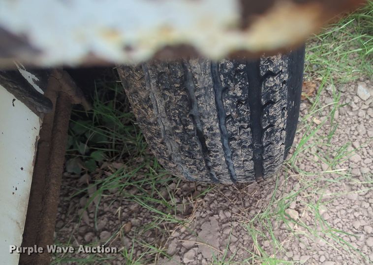 image for item EQ2071 Bearcat 250 crack sealer