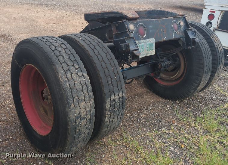 image for item EQ2074 Fruehauf  EL-W1 trailer dolly 