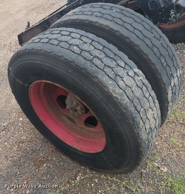 image for item EQ2074 Fruehauf  EL-W1 trailer dolly 