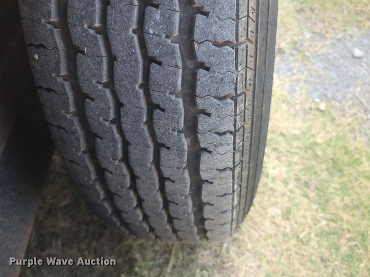 image for item EQ2083 2006 Carson trailer Racer enclosed cargo trailer