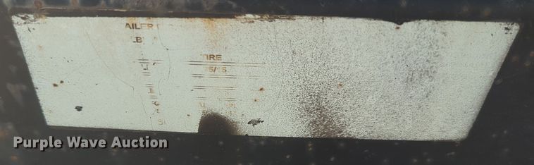 image for item EQ2083 2006 Carson trailer Racer enclosed cargo trailer