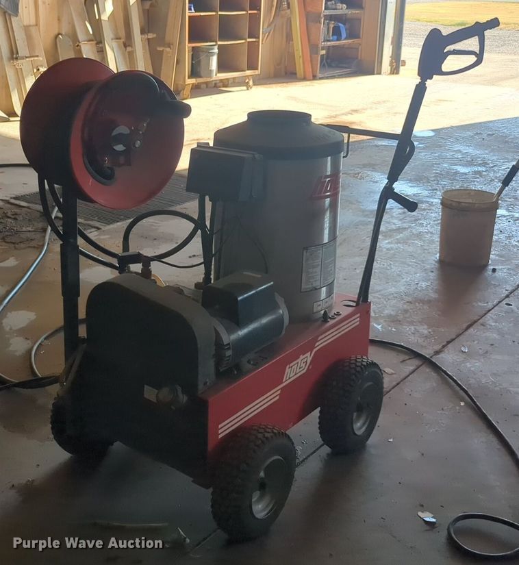 image for item EQ2092 Hotsy HC340R/L pressure washer