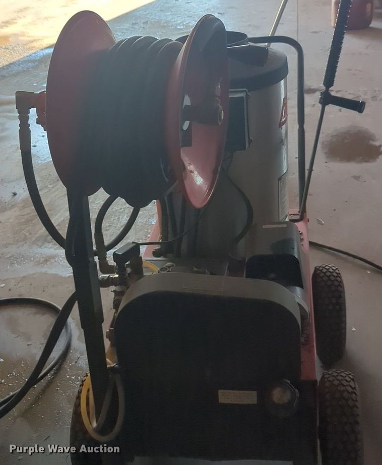image for item EQ2092 Hotsy HC340R/L pressure washer
