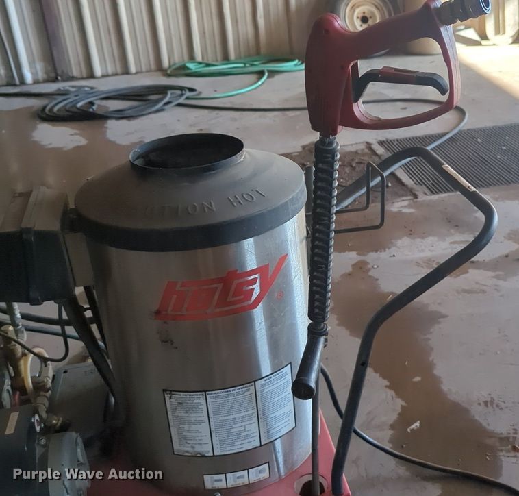 image for item EQ2092 Hotsy HC340R/L pressure washer