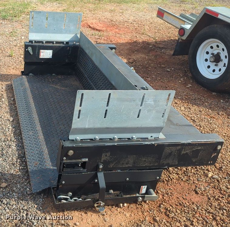 image for item EQ2111 Maxon ME2 end gate lift