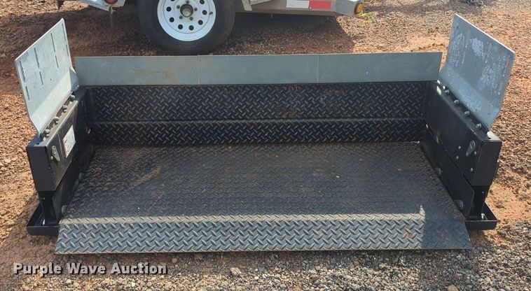 image for item EQ2111 Maxon ME2 end gate lift