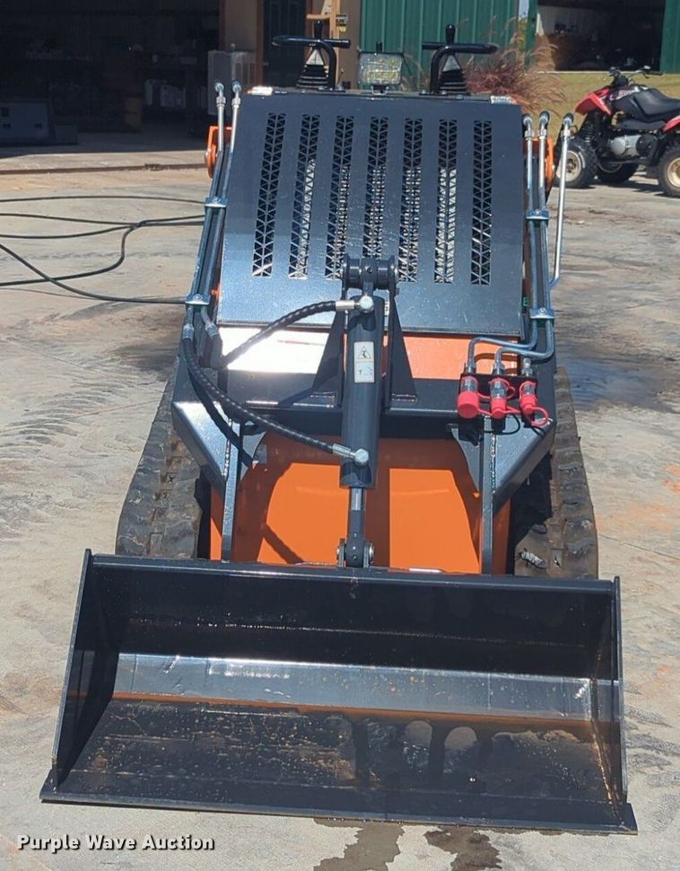 image for item EQ2140 LandHero LDH-T460 compact utility loader