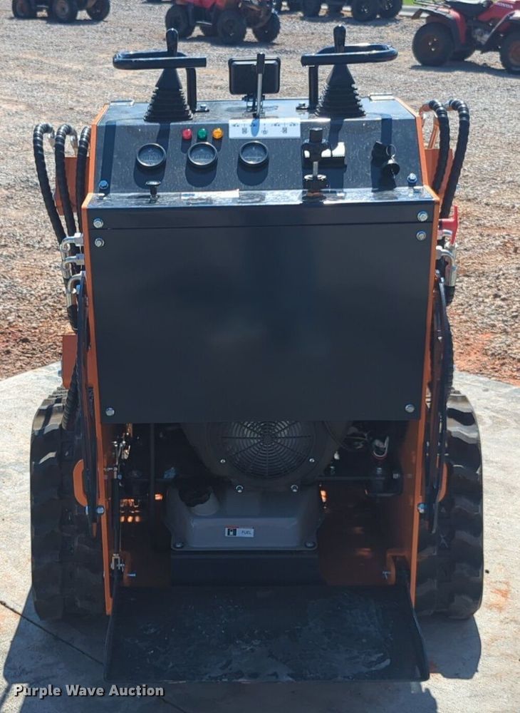 image for item EQ2140 LandHero LDH-T460 compact utility loader