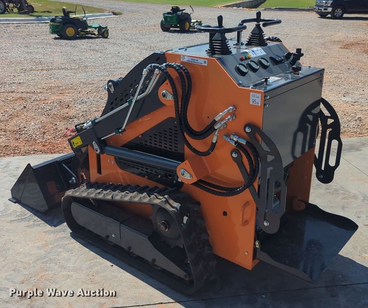 image for item EQ2140 LandHero LDH-T460 compact utility loader