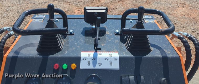 image for item EQ2140 LandHero LDH-T460 compact utility loader