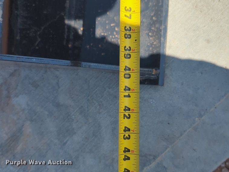 image for item EQ2140 LandHero LDH-T460 compact utility loader