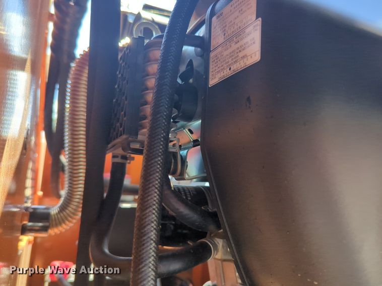 image for item EQ2140 LandHero LDH-T460 compact utility loader