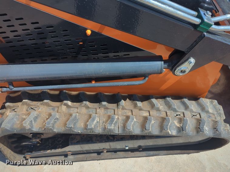 image for item EQ2140 LandHero LDH-T460 compact utility loader