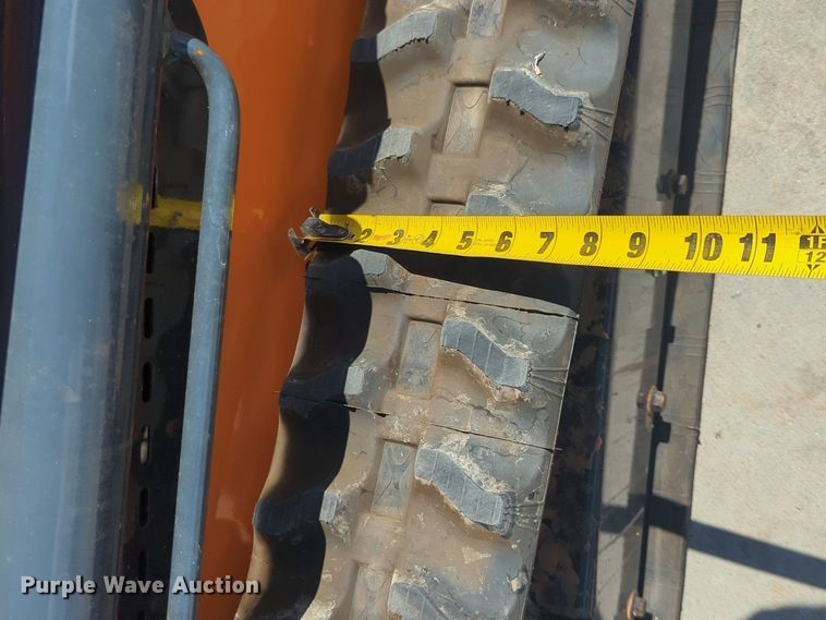 image for item EQ2140 LandHero LDH-T460 compact utility loader