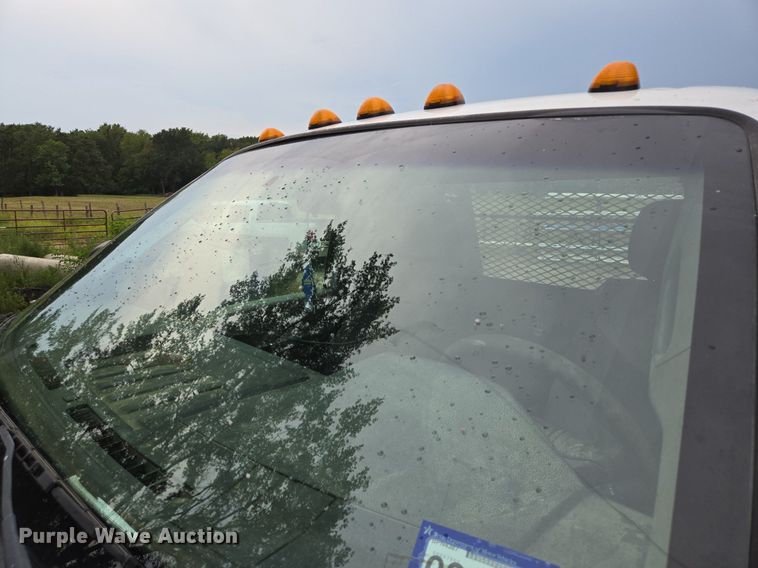 image for item EQ2501 2012 Ford F350 Super Duty XL flatbed pickup truck