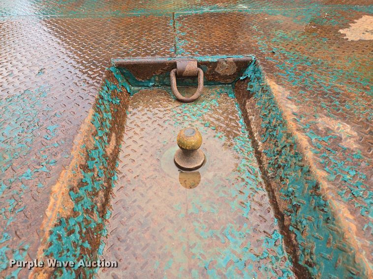 image for item EQ2501 2012 Ford F350 Super Duty XL flatbed pickup truck