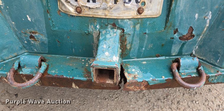 image for item EQ2501 2012 Ford F350 Super Duty XL flatbed pickup truck