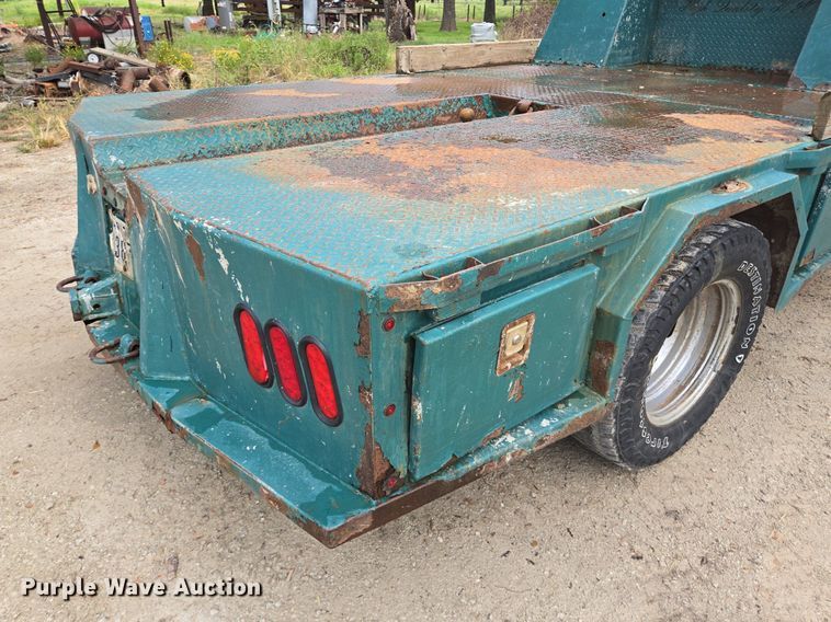 image for item EQ2501 2012 Ford F350 Super Duty XL flatbed pickup truck